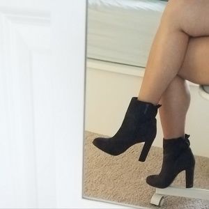 SOLD - Heel booties, sz 6